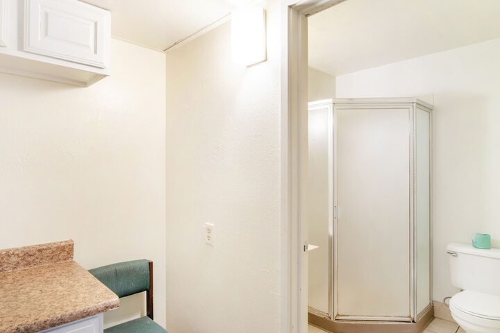 Room 17 of 31