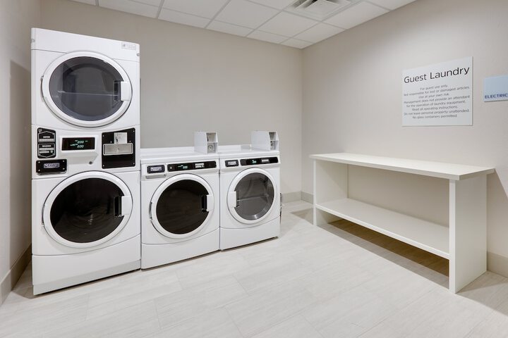 Holiday Inn Express & Suites Plano - The Colony by IHG