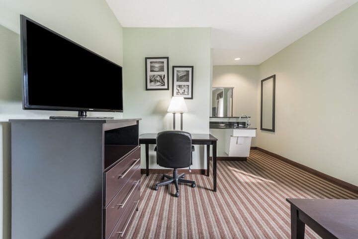 Room 9 of 24