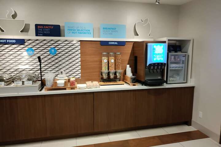 Holiday Inn Express Newberg - Wine Country by IHG