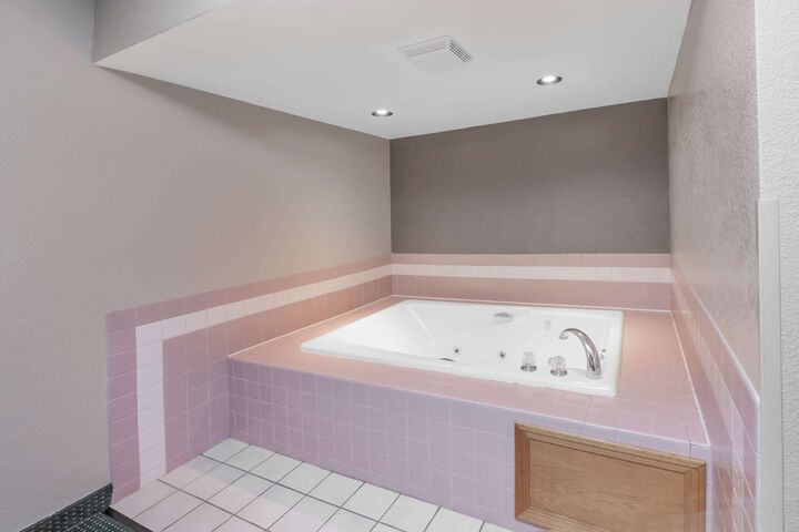 Hot Tub 14 of 14
