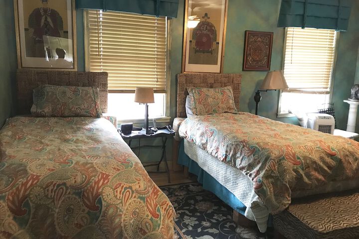 Room 13 of 21