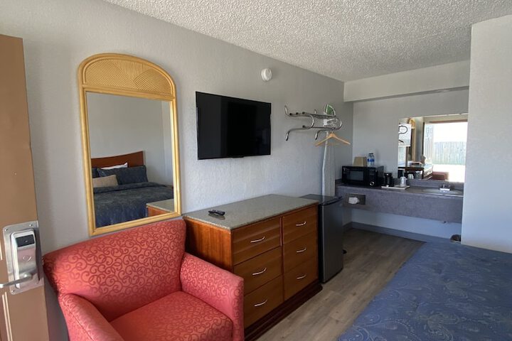 Room 15 of 27
