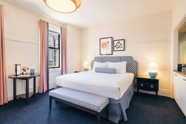 Room 47 of 77