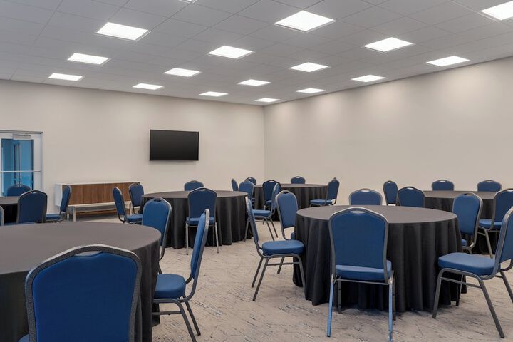 Holiday Inn Express & Suites Linden – Newark South by IHG