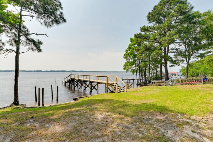 Riverfront Edenton Condo w / Porch & Water Views!
