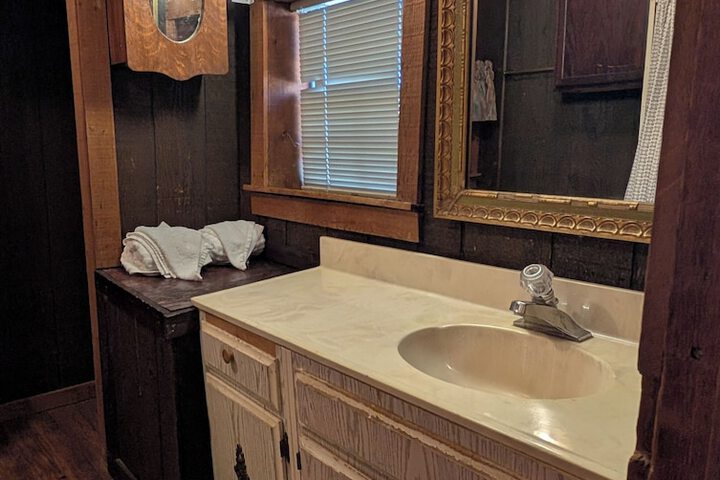 Cedarvale Cabins at Turner Falls