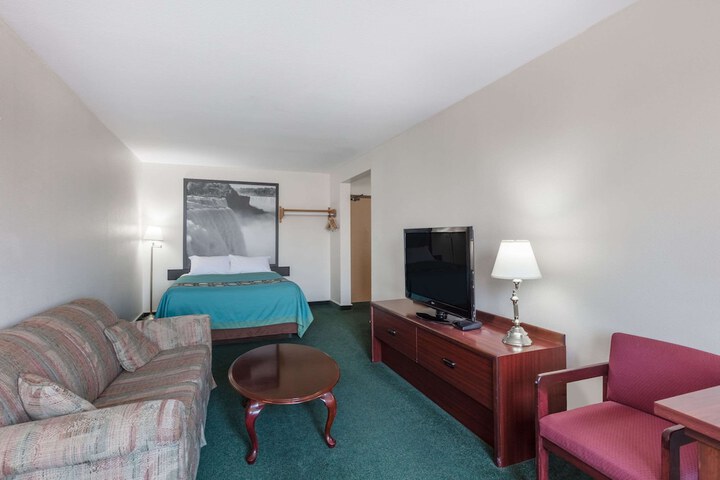 Room 30 of 40