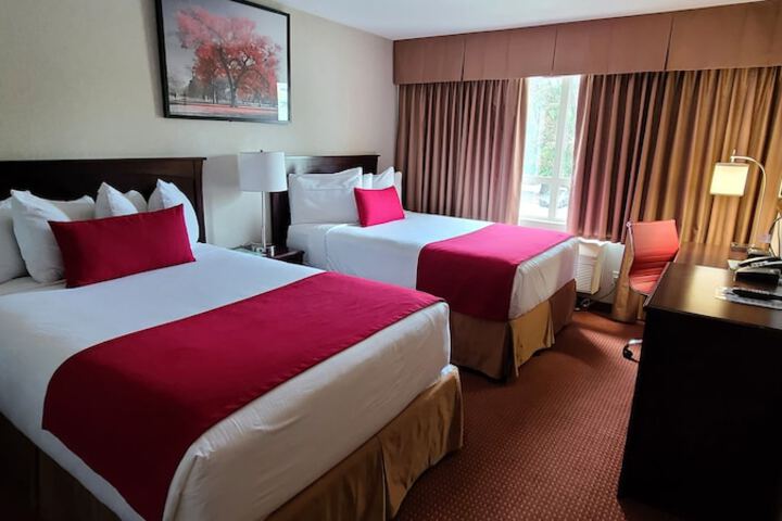 Room 25 of 28