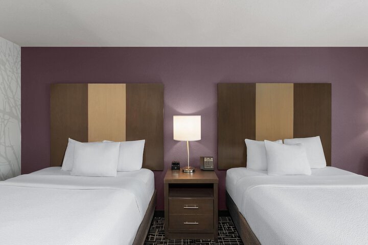 La Quinta Inn & Suites by Wyndham Fayetteville
