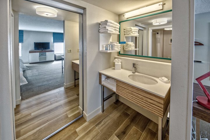 Room 15 of 42