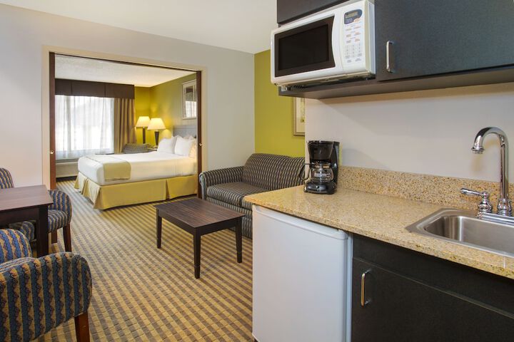 Room 30 of 41