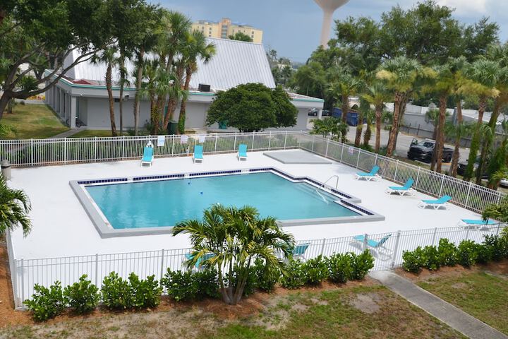 Pool 6 of 27
