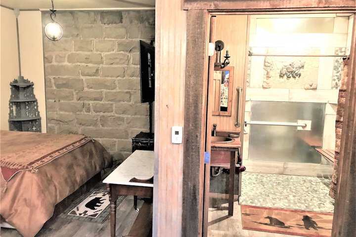 Room 74 of 198