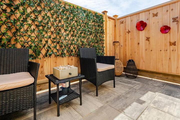 Victorias Family Oceanside Retreat brand new 2br basement