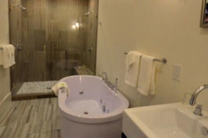 Room 65 of 353