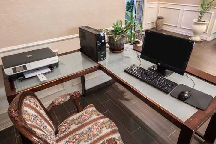 Business Center 23 of 23