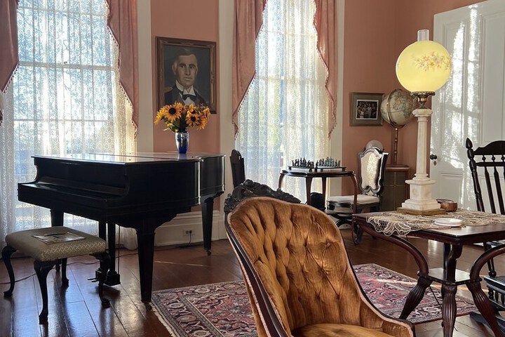 Room 82 of 109
