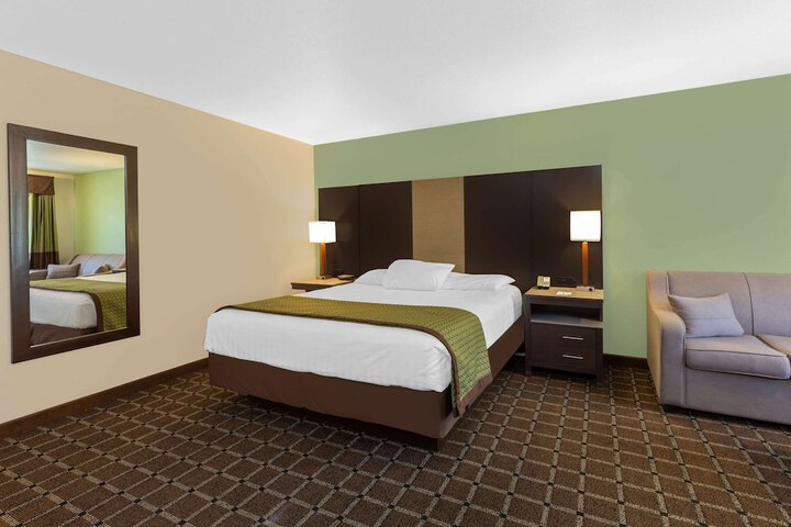 Room 32 of 62