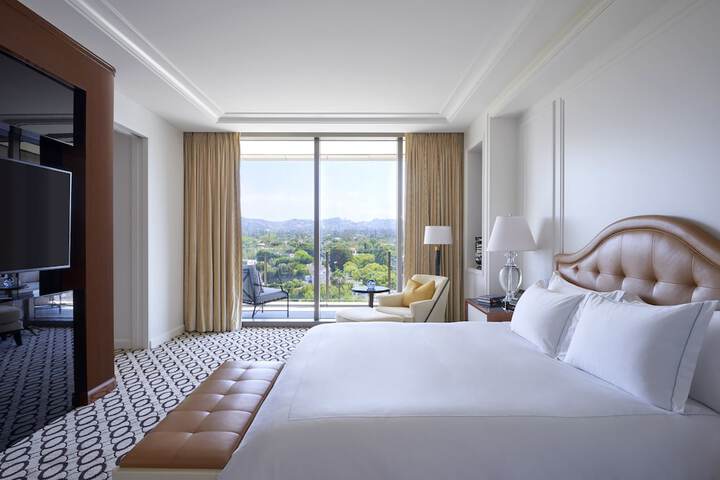 Room 74 of 132