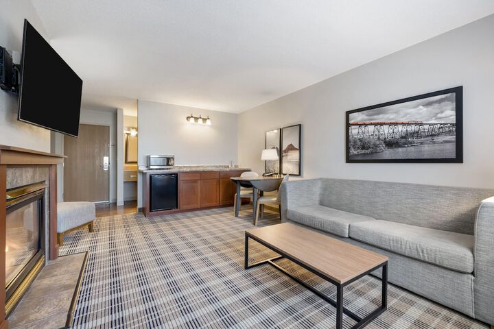 AmericInn by Wyndham Valley City - Conference Center