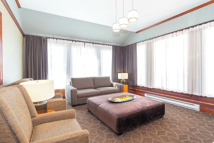 Hotel Interior 9 of 36