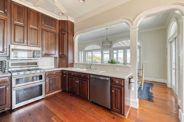 Haven by Avantstay Luxury Beachfront Home w / Pool & Gorgeous Patios