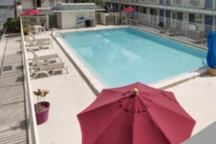 Pool 15 of 32