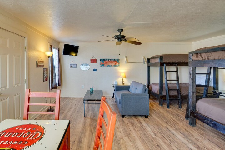 On-site Boat Ramp: Pet-friendly Kerens Studio!
