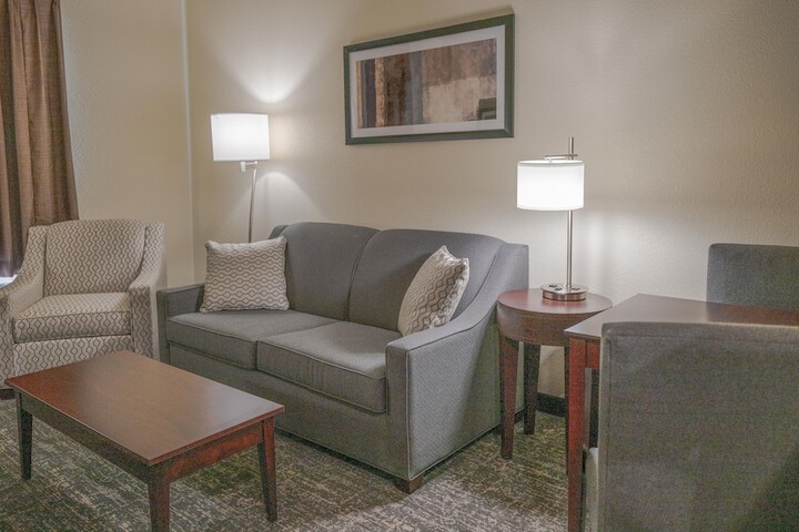 Cobblestone Hotel & Suites - Lamar