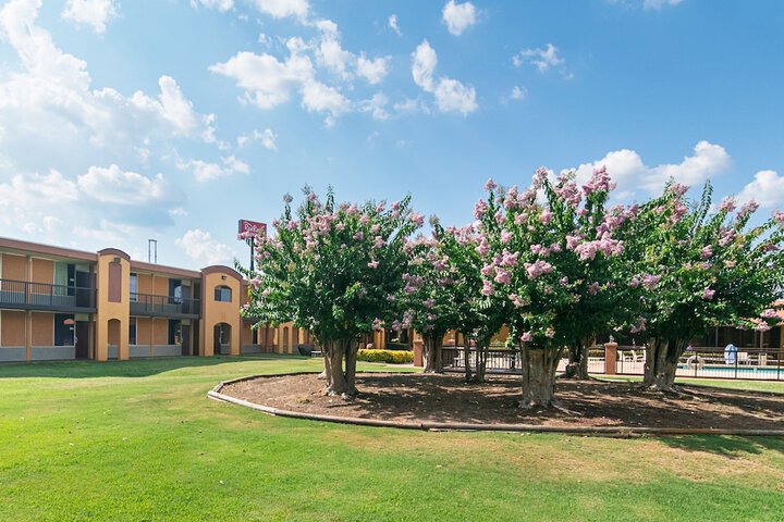 Red Roof Inn Forsyth