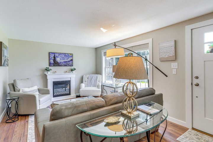 Old Saybrook Home w / Screened Porch & Ocean View!