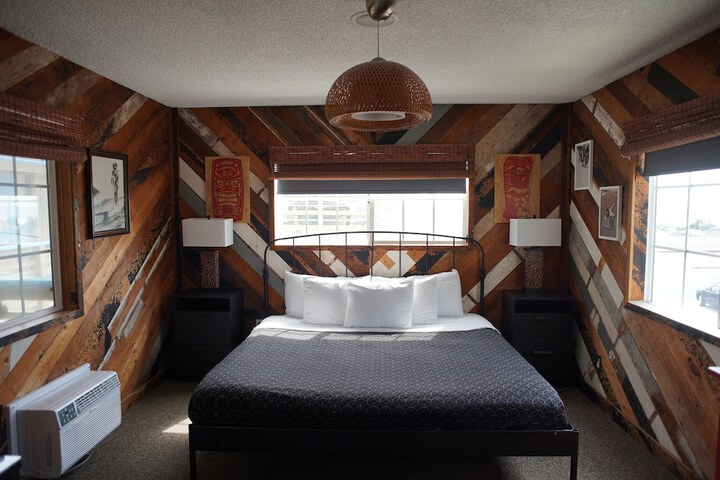 Room 48 of 60