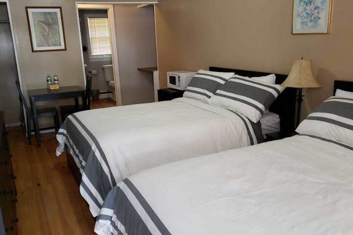 Reynolds House Inn & Motel