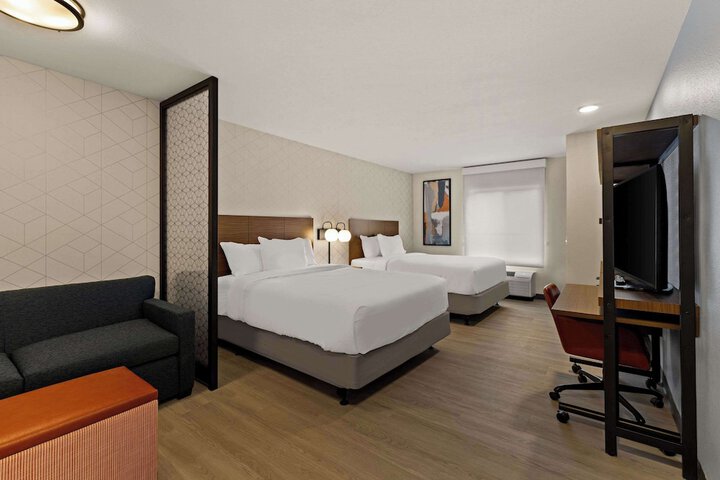 Room 18 of 35