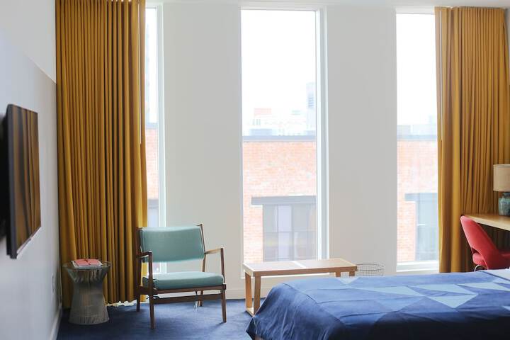 Room 52 of 103