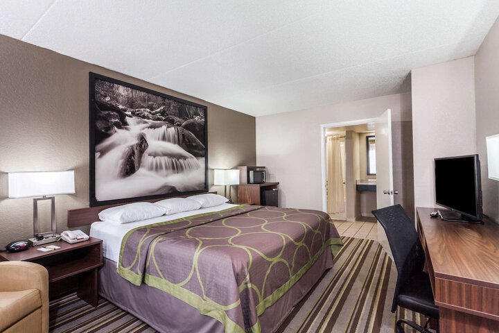 Room 16 of 34