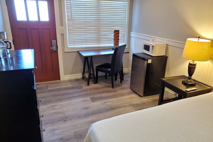 Room 13 of 22