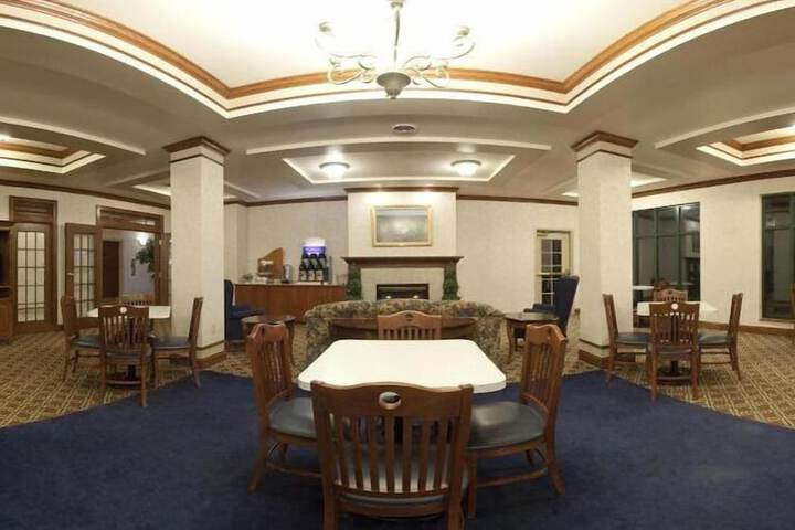 Holiday Inn Express Hotel & Suites Fort Atkinson by IHG