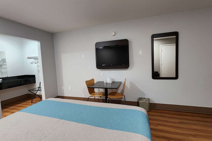 Room 28 of 31