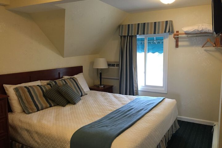 Sea Cliff House Motel