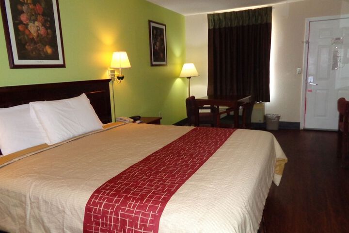 Room 25 of 44