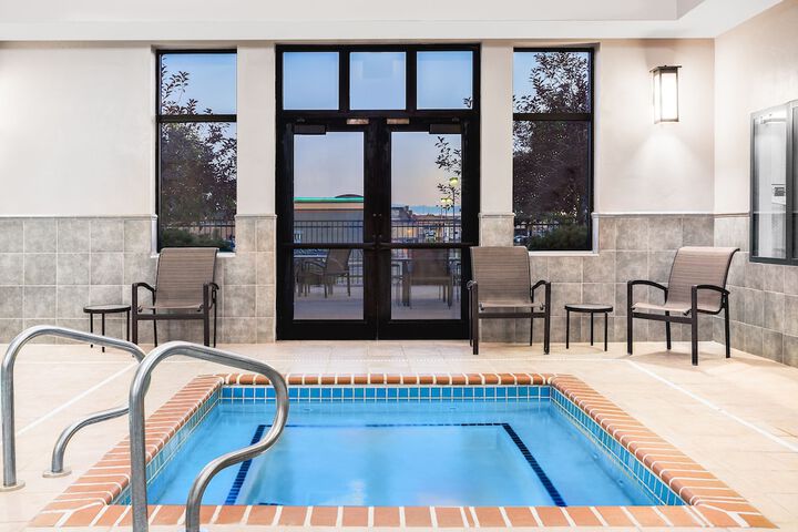 Holiday Inn Express & Suites Gillette by IHG