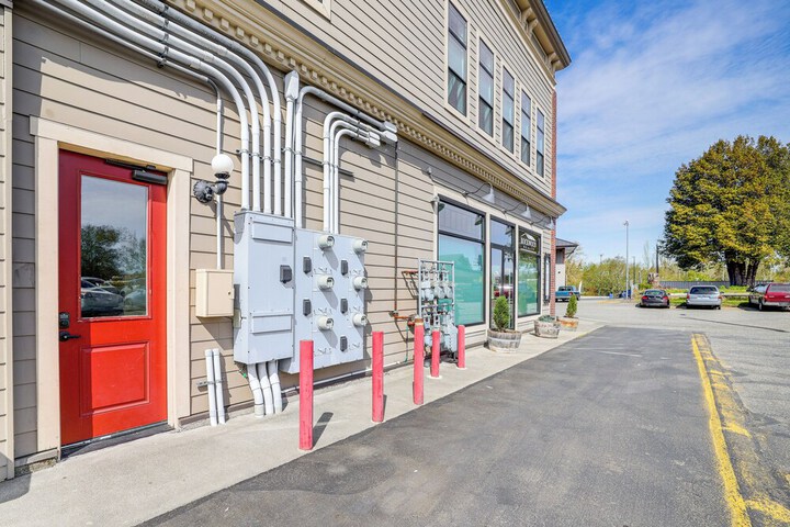 Modern Blaine Condo Rental 1 Mi to Boat Harbor!
