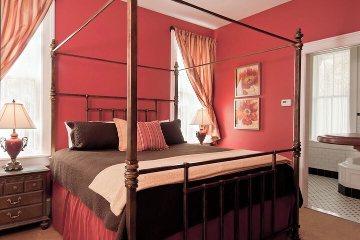 Room 10 of 13