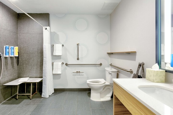 Room 15 of 25