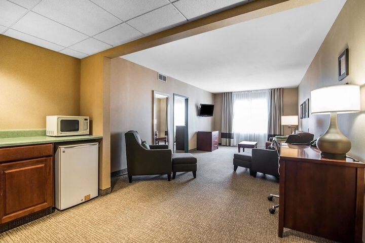 Room 9 of 30