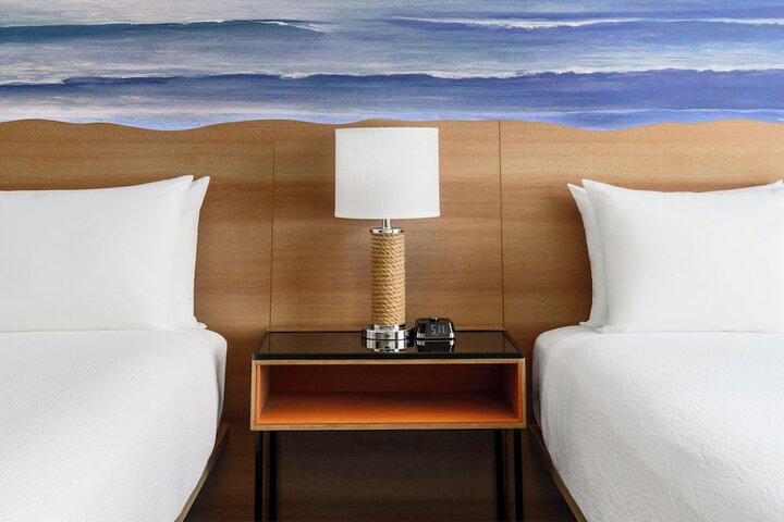 Room 28 of 46