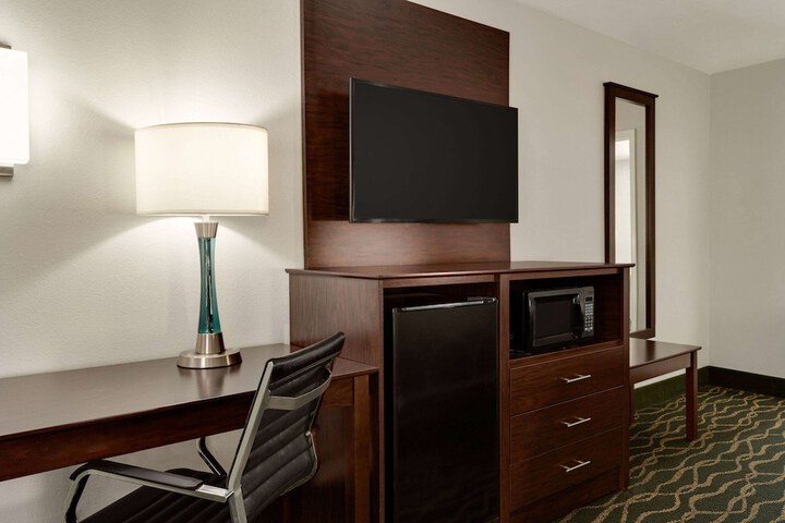 Room 33 of 36