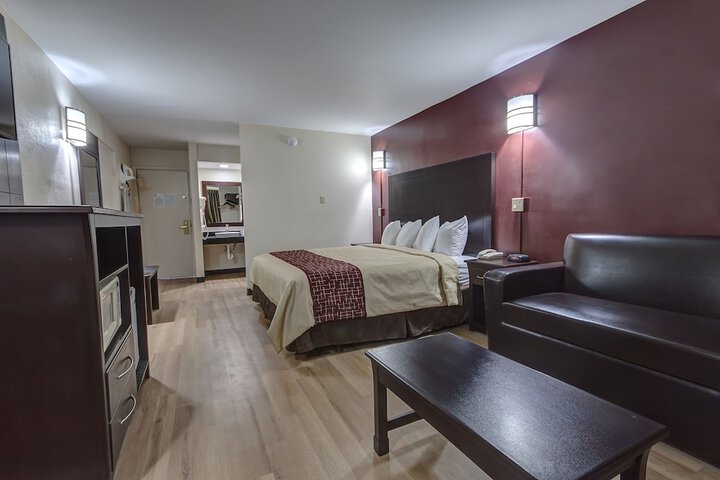Room 11 of 30